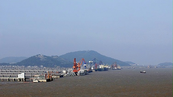 乍浦港使用中亚橡塑保温管材料